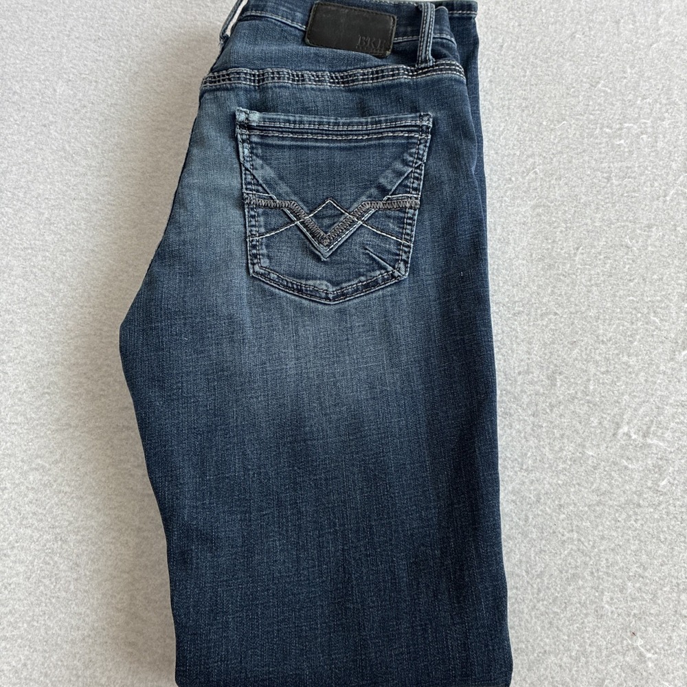 BKE Jeans Jake Straight Dark Wash Denim 32x34 Distressed Great Fade Whiskers